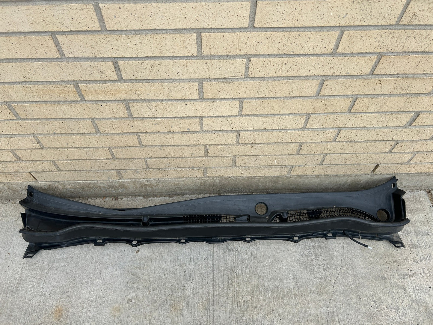 2014-2018 Subaru Forester Front Windshield Wiper Cowl Cover Panel OEM