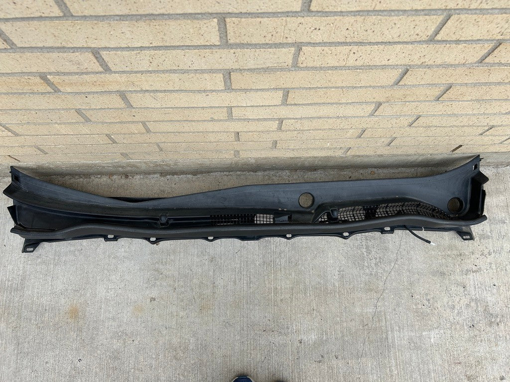 2014-2018 Subaru Forester Front Windshield Wiper Cowl Cover Panel OEM