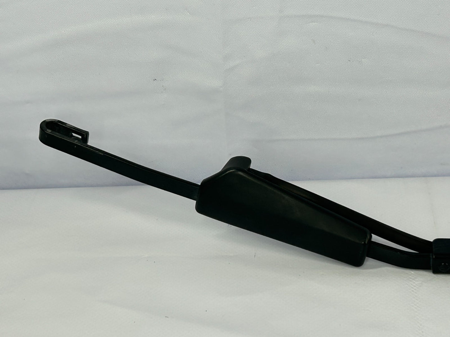 2014-2018 Subaru Forester Front Right Passenger Windshield Wiper Arm 86532SG160
