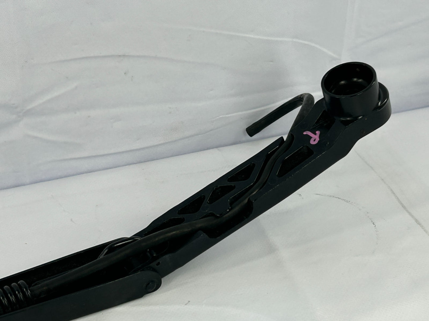 2014-2018 Subaru Forester Front Right Passenger Windshield Wiper Arm 86532SG160