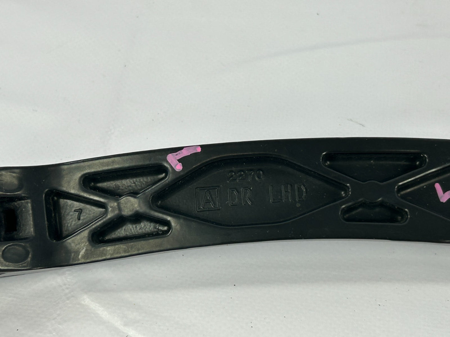 2014-2018 Subaru Forester Front Left Driver Side Windshield Wiper Arm 86532SG010