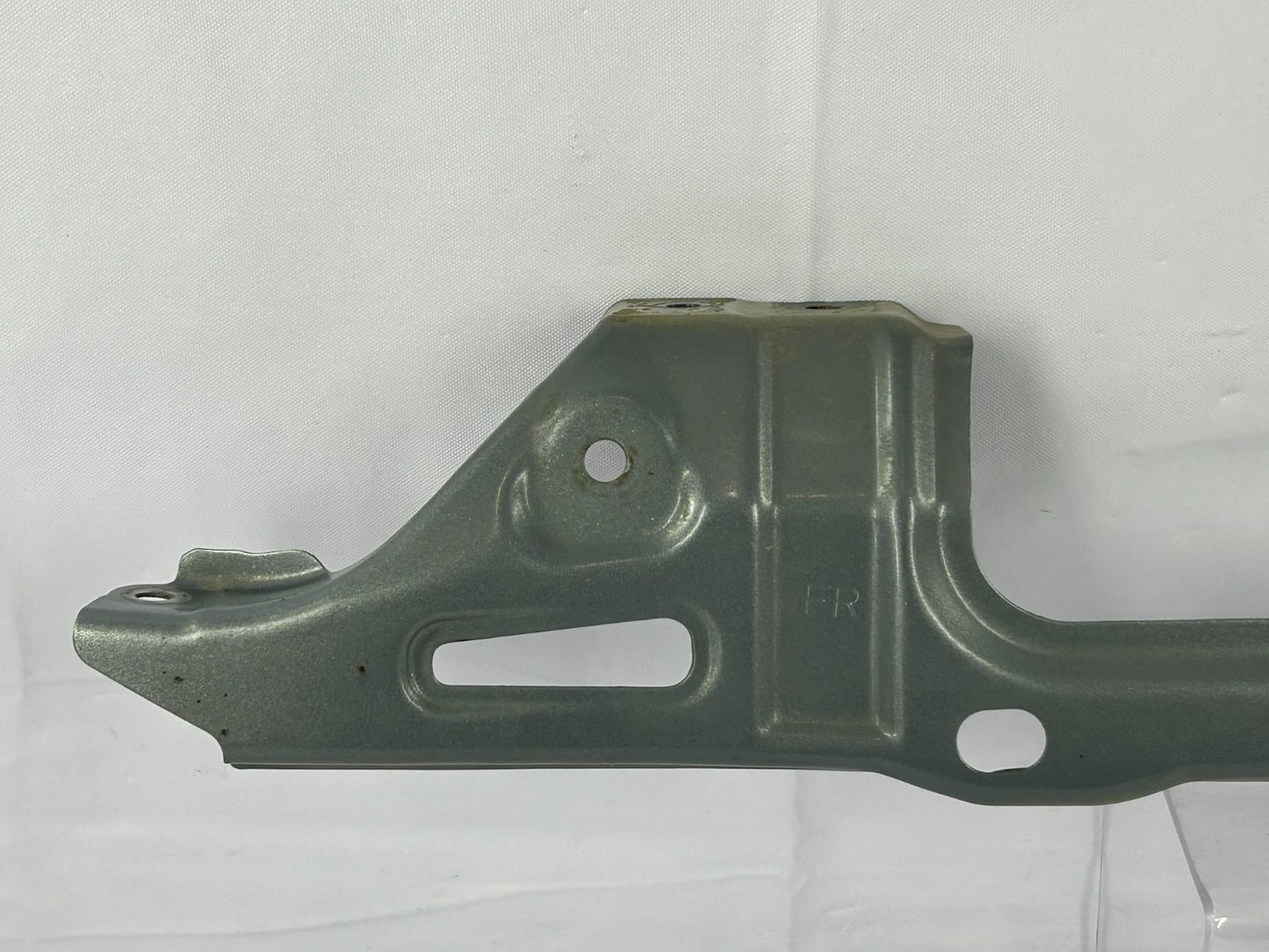 2014-2018 Subaru Forester Right Passenger Side Fender Mount Bracket 57160SG0009P