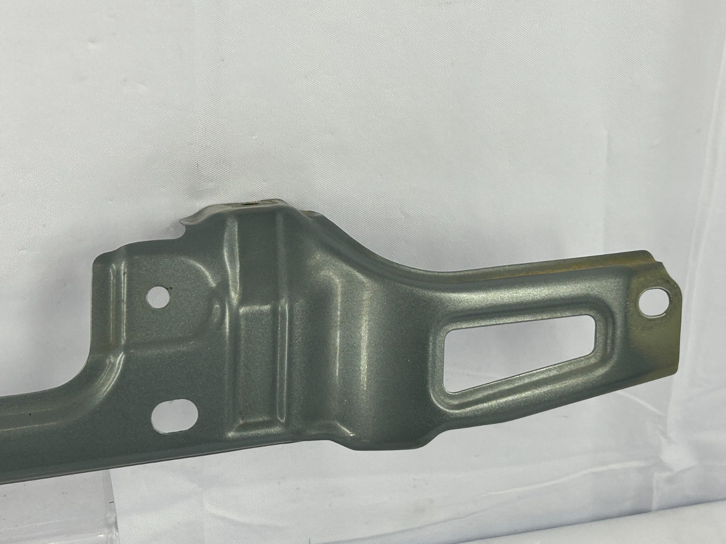 2014-2018 Subaru Forester Right Passenger Side Fender Mount Bracket 57160SG0009P