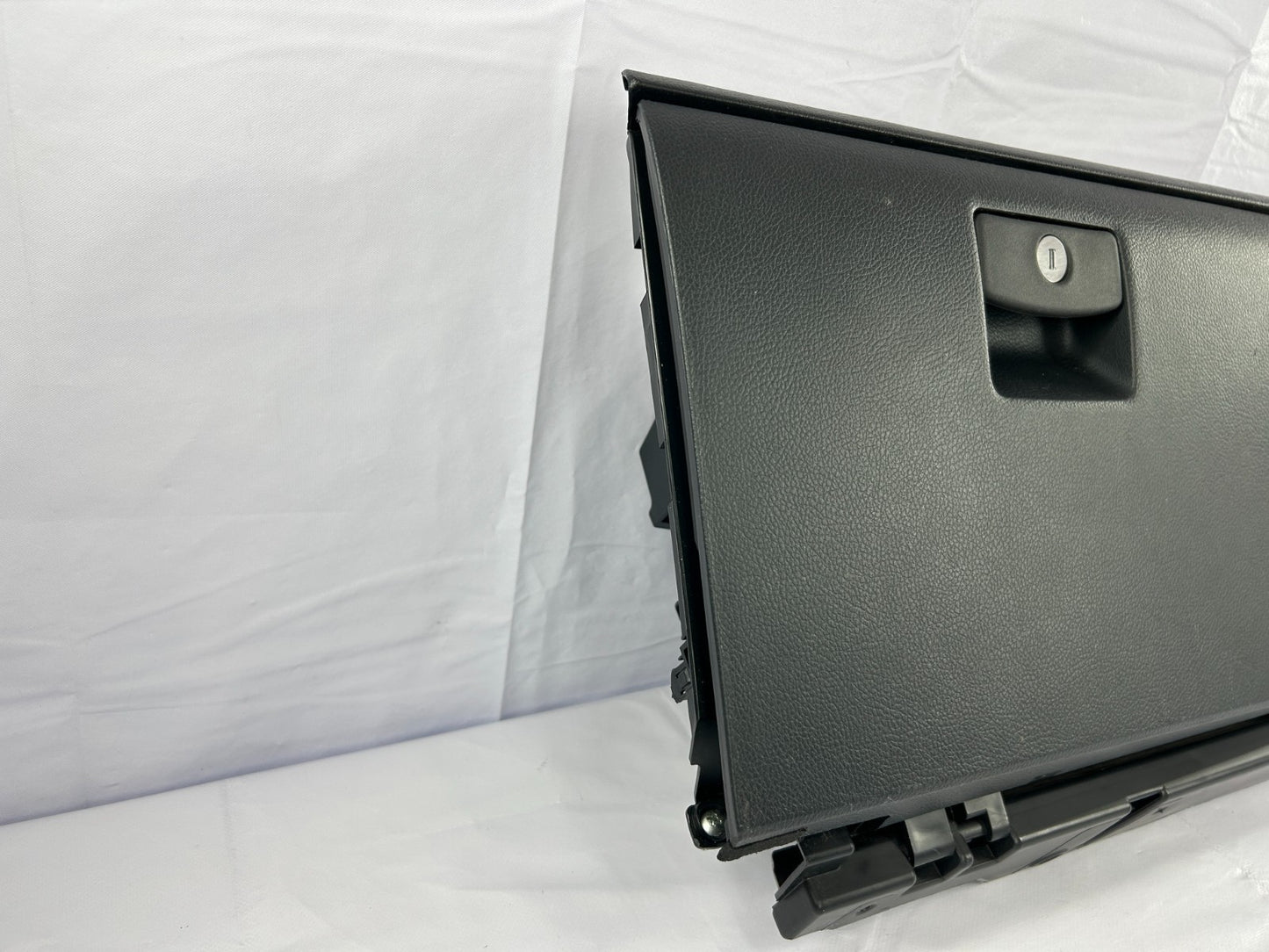 2014-2018 Subaru Forester Dash Dashboard Glovebox Glove Box Compartment OEM