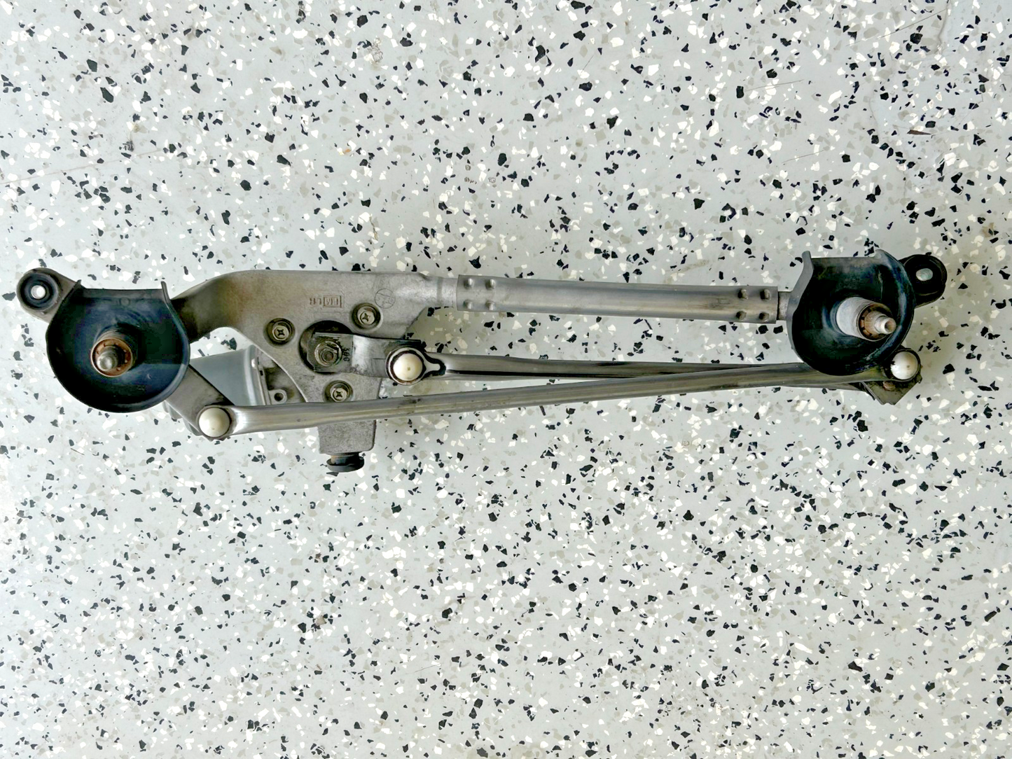 2014-2018 Subaru Forester Front Windshield Wiper Linkage & Motor OEM 86511SG010