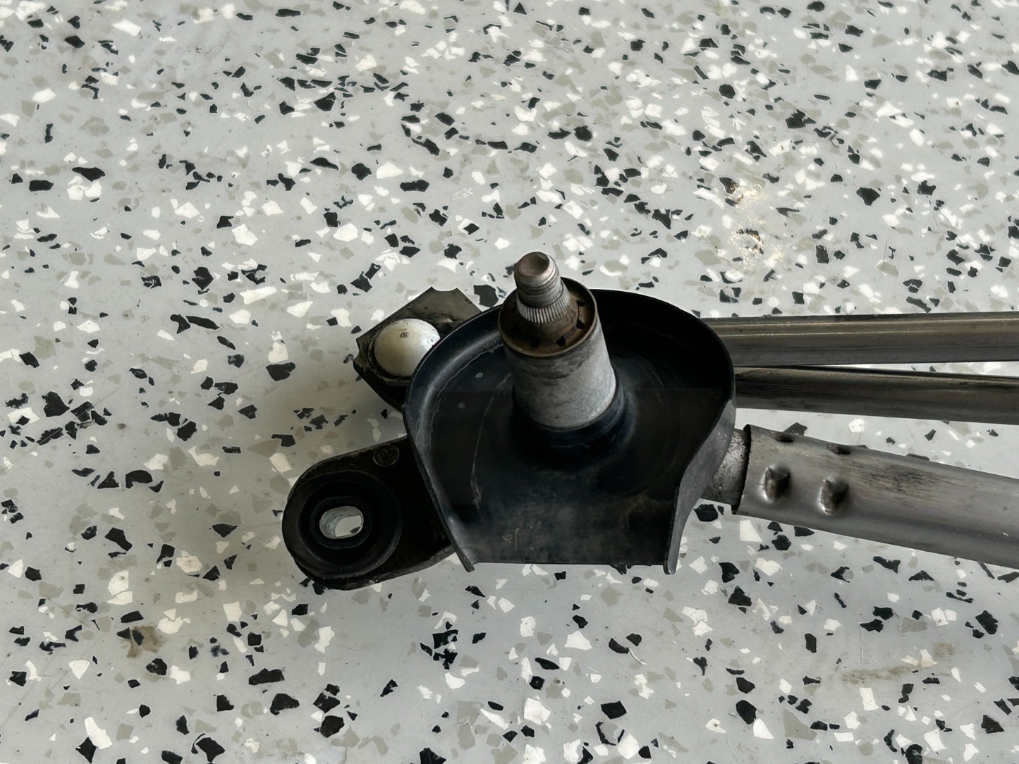 2014-2018 Subaru Forester Front Windshield Wiper Linkage & Motor OEM 86511SG010