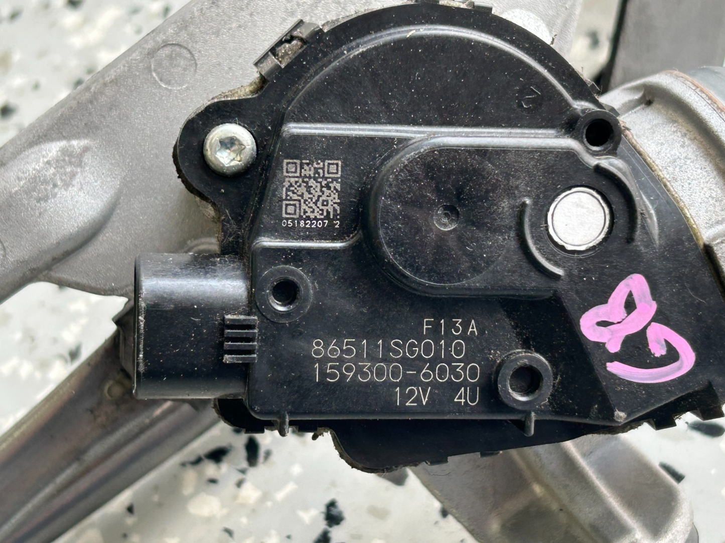 2014-2018 Subaru Forester Front Windshield Wiper Linkage & Motor OEM 86511SG010