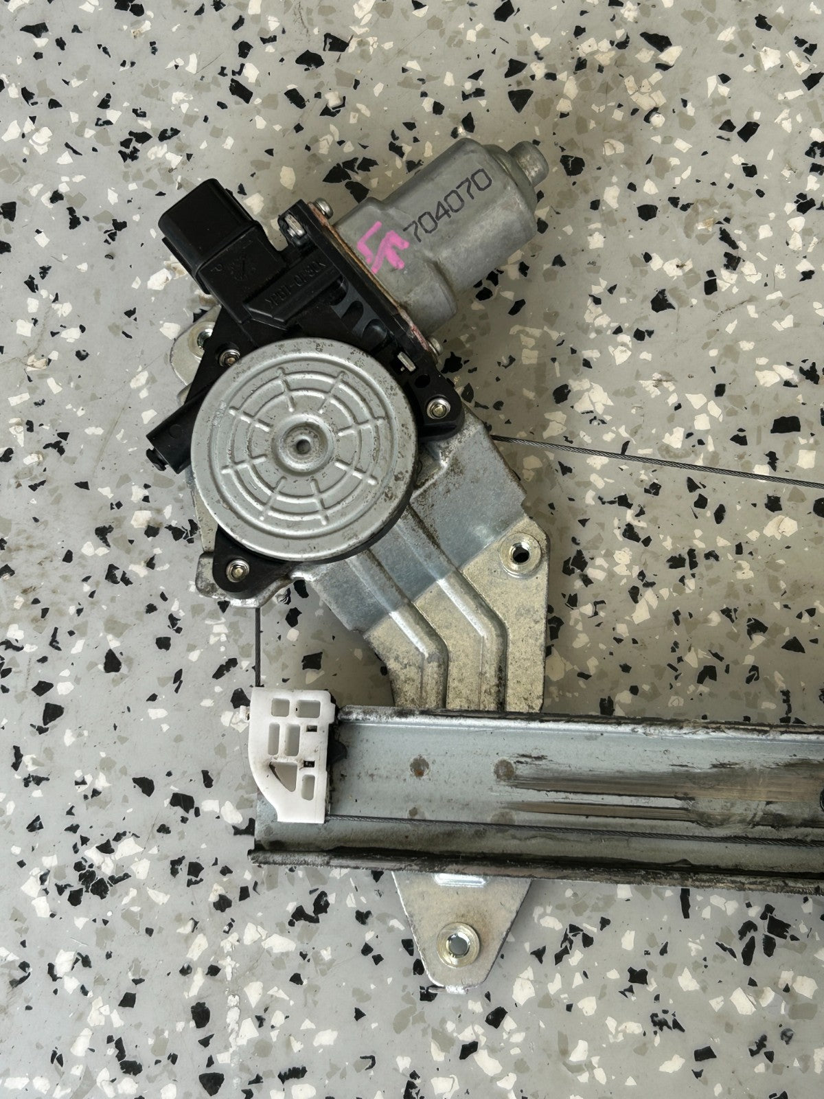 2014-2018 Subaru Forester Front Left Window Motor & Regulator OEM  61041SG012