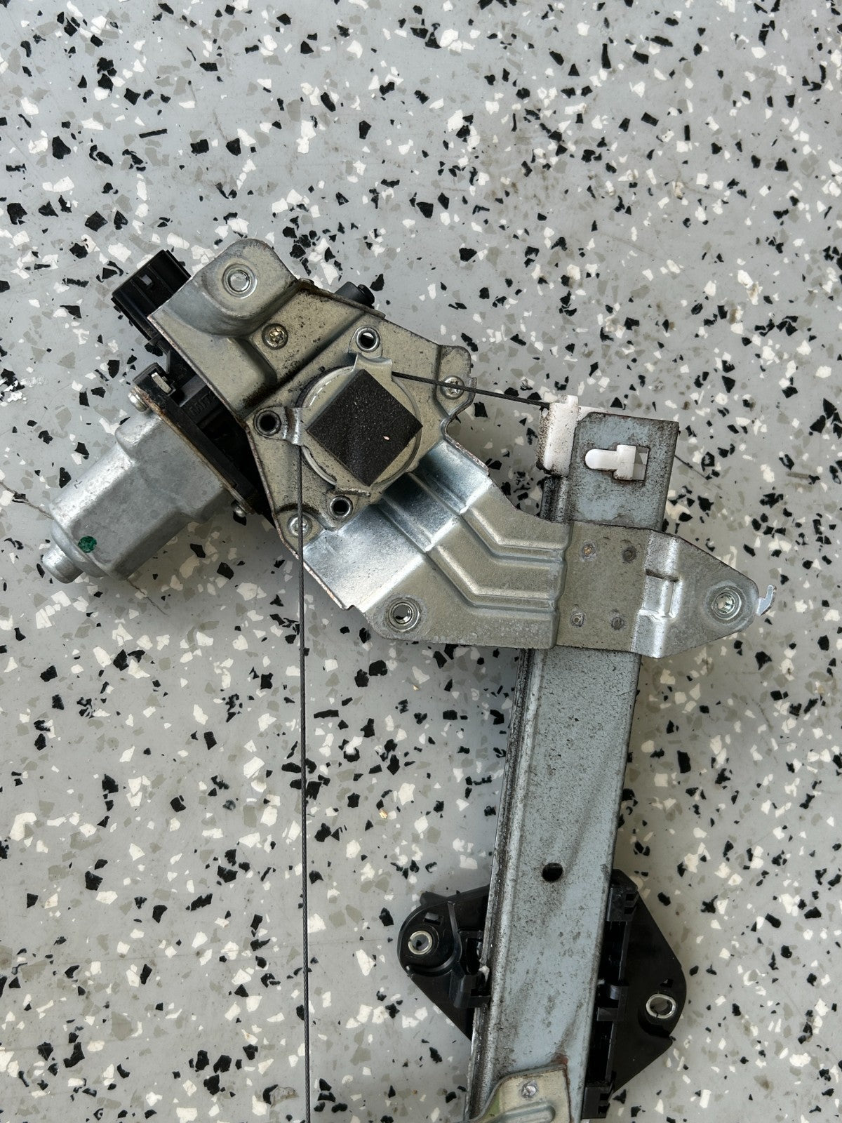 2014-2018 Subaru Forester Front Left Window Motor & Regulator OEM  61041SG012