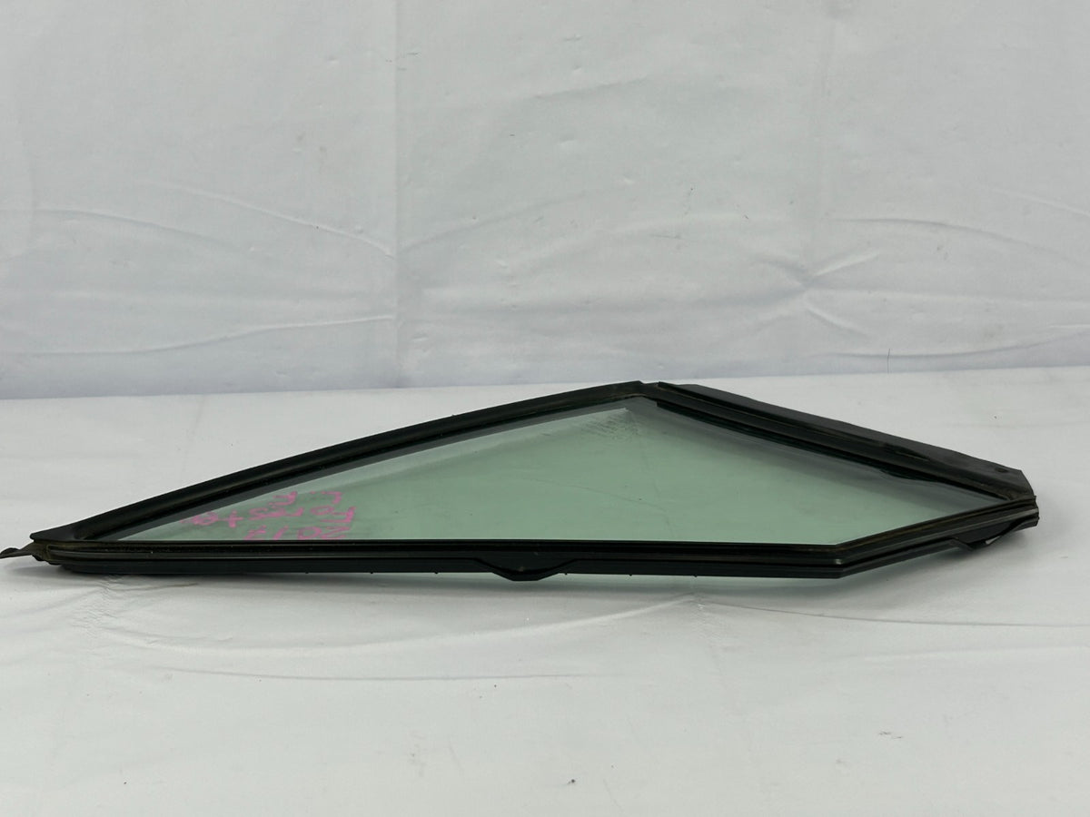 2016-2018 Subaru Forester Front Left Side Door Vent Window Glass OEM 61012SG311