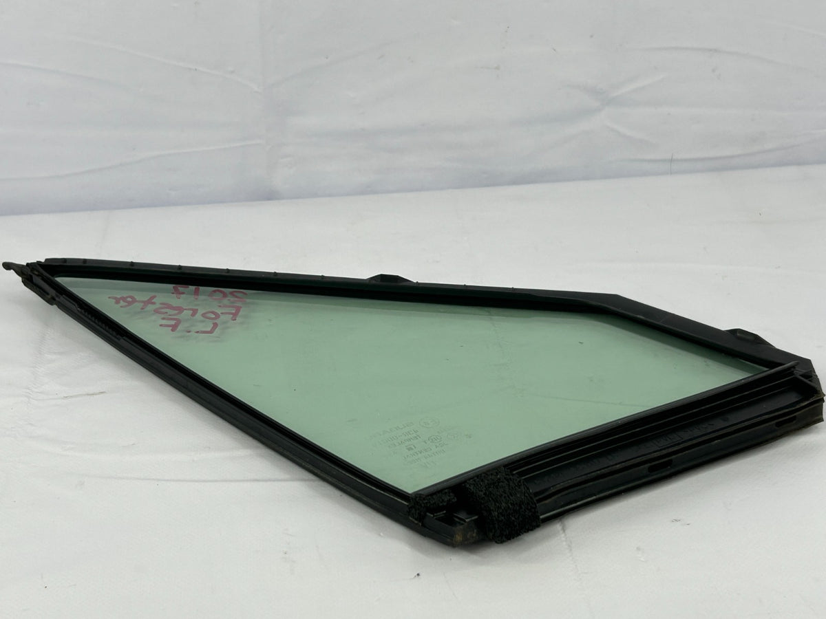 2016-2018 Subaru Forester Front Left Side Door Vent Window Glass OEM 61012SG311