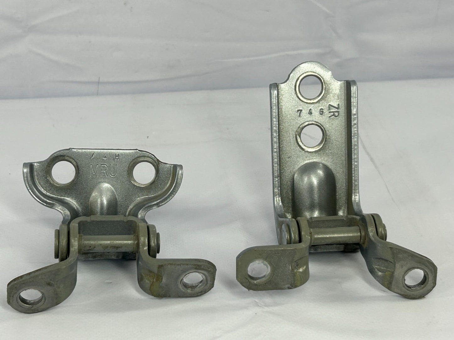 2014-2018 Subaru Forester Rear Right Door Hinge Upper & Lower Set OEM 60479FJ002