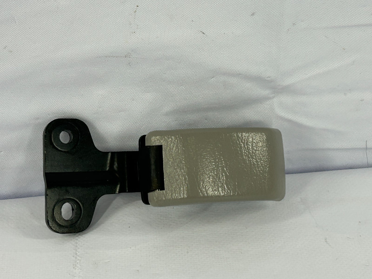 2000-2006 Toyota Tundra Right Side Quarter Window Latch OEM 62910-34012-B1