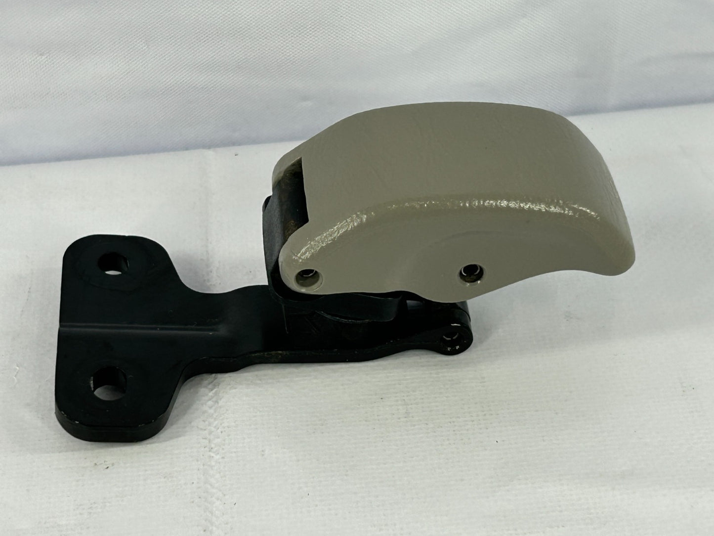 2000-2006 Toyota Tundra Right Side Quarter Window Latch OEM 62910-34012-B1