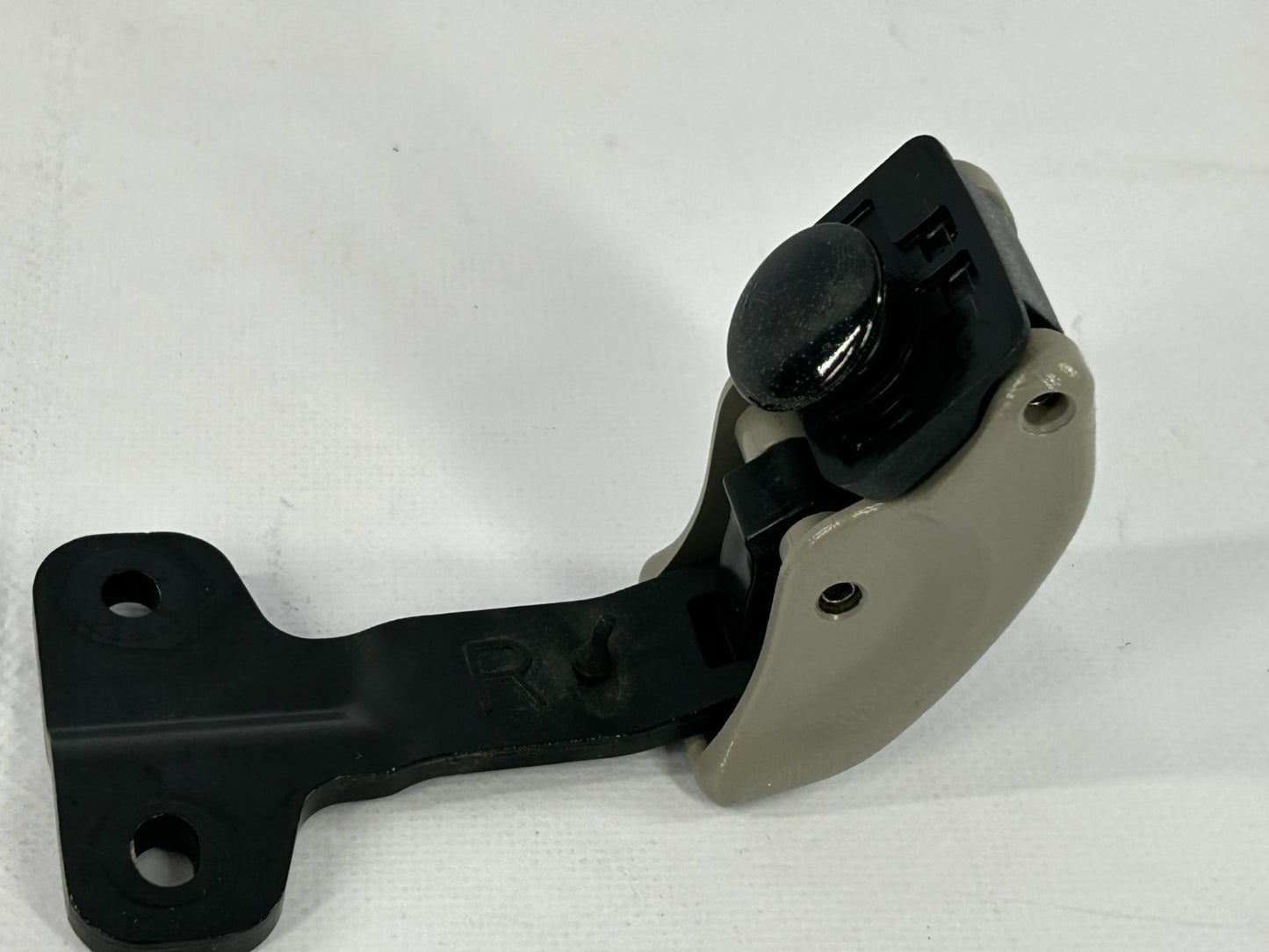 2000-2006 Toyota Tundra Right Side Quarter Window Latch OEM 62910-34012-B1