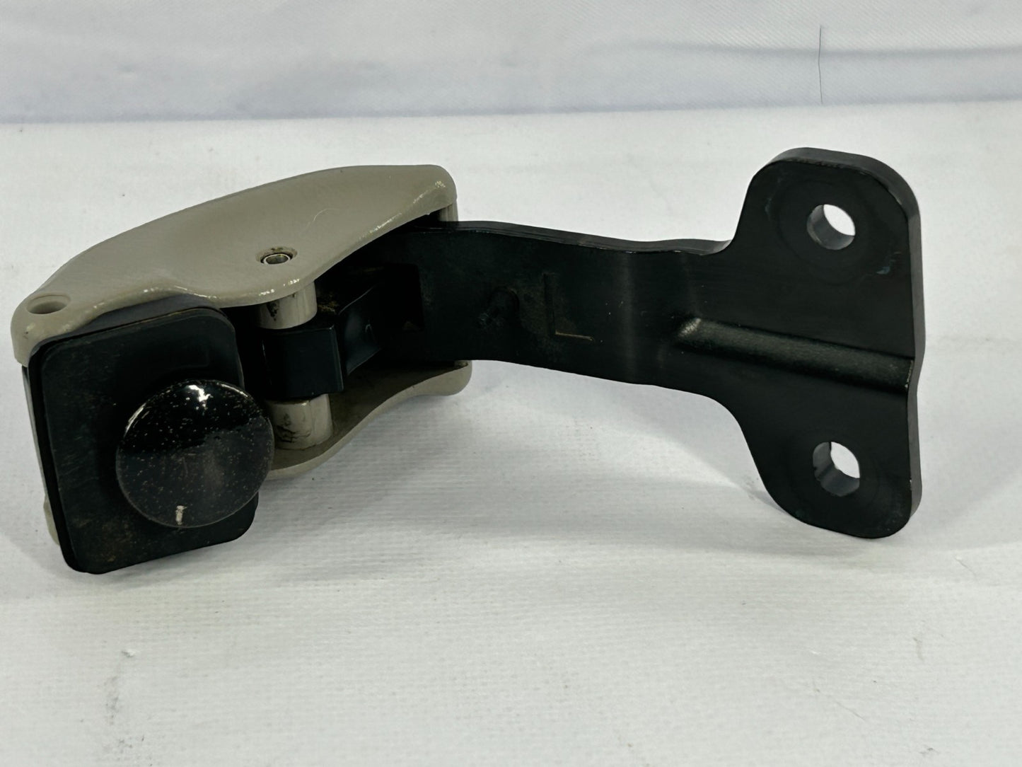 2000-2006 Toyota Tundra Left Side Quarter Window Latch OEM 62920-34012-B1