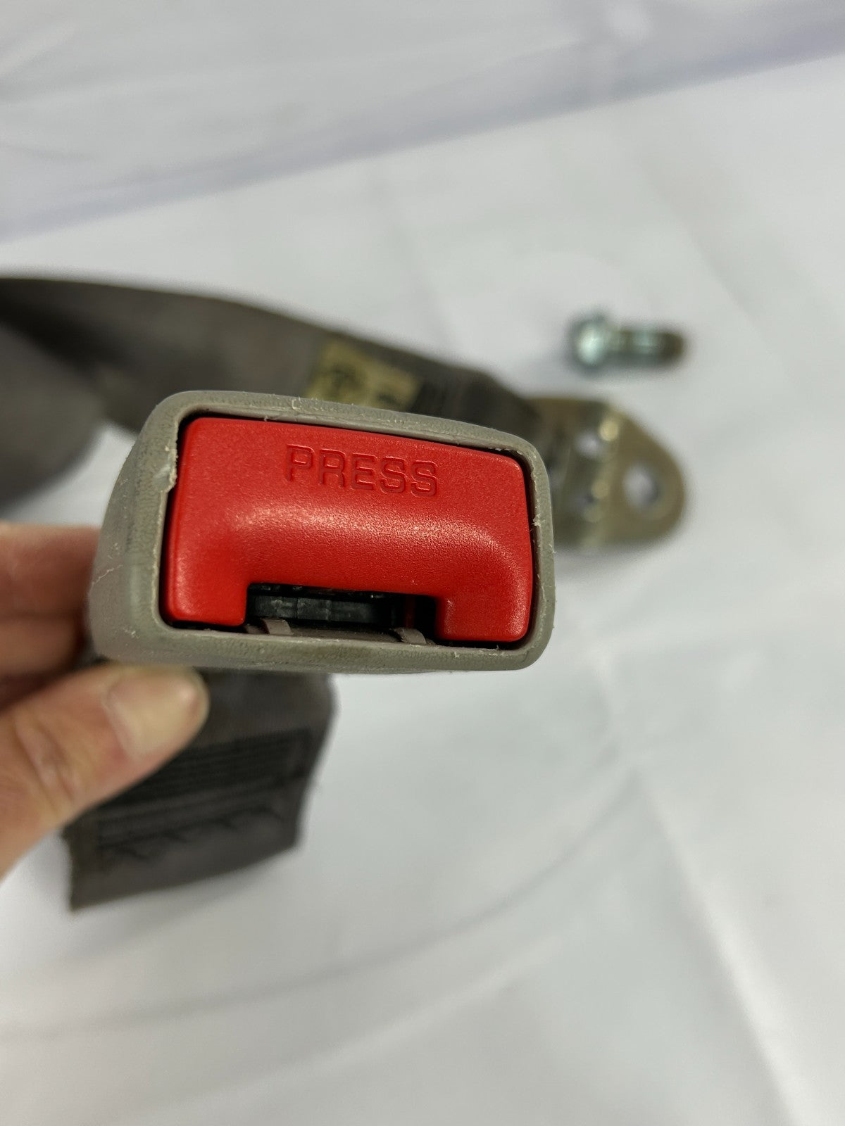00-01 Toyota Tundra Right Passenger Side Center Seat Belt Ext Cab 73030-0C010-B0