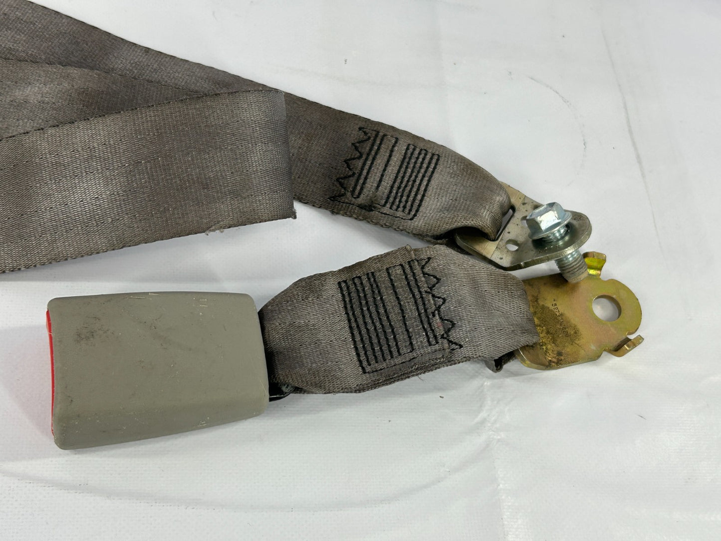 00-01 Toyota Tundra Right Passenger Side Center Seat Belt Ext Cab 73030-0C010-B0