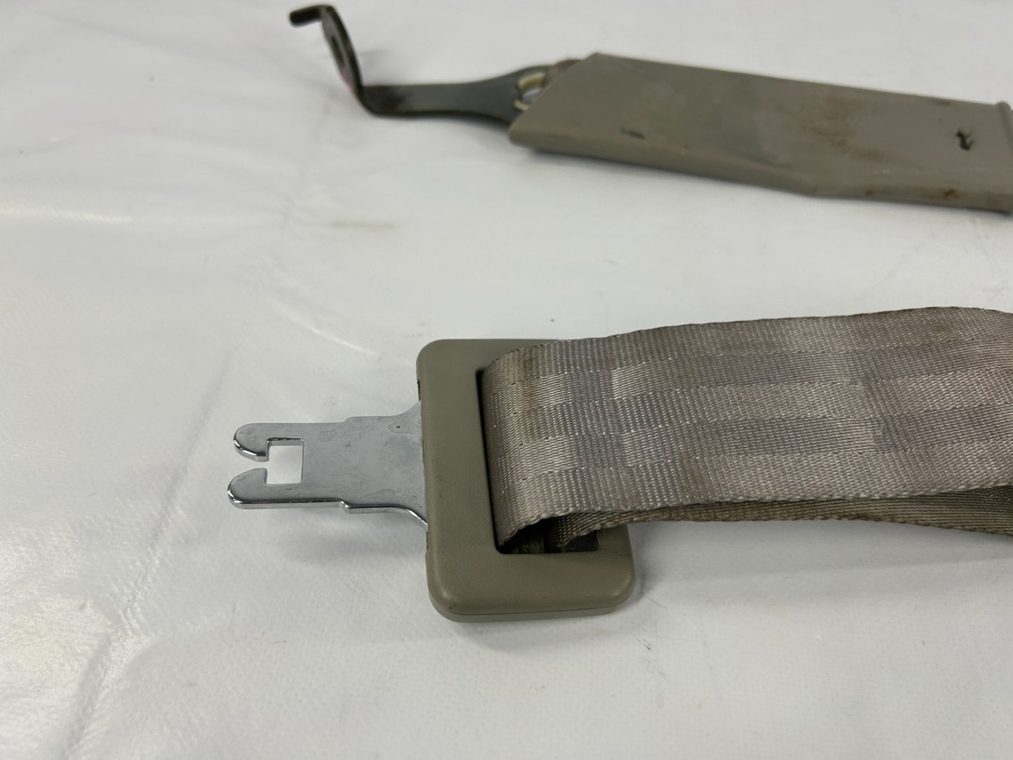 2000-2004 Toyota Tundra Extended Cab Seat Belt Front Center Lap OEM 73140-0C010
