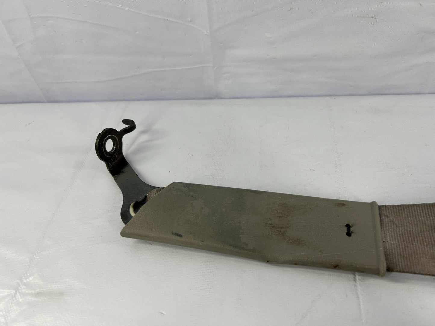 2000-2004 Toyota Tundra Extended Cab Seat Belt Front Center Lap OEM 73140-0C010