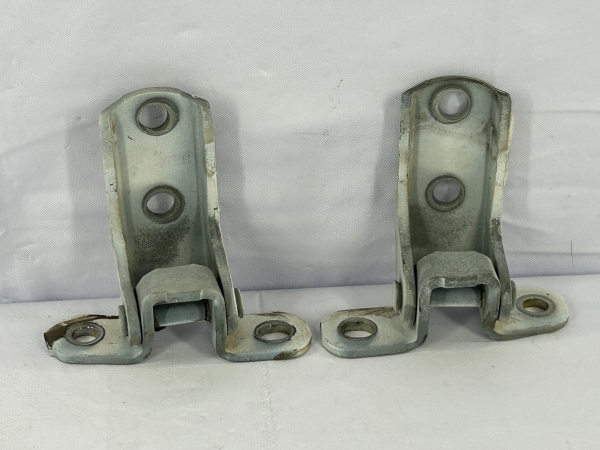 2000-2006 Toyota Tundra Rear Left Upper & Lower Door Hinge OEM 68750-0C010