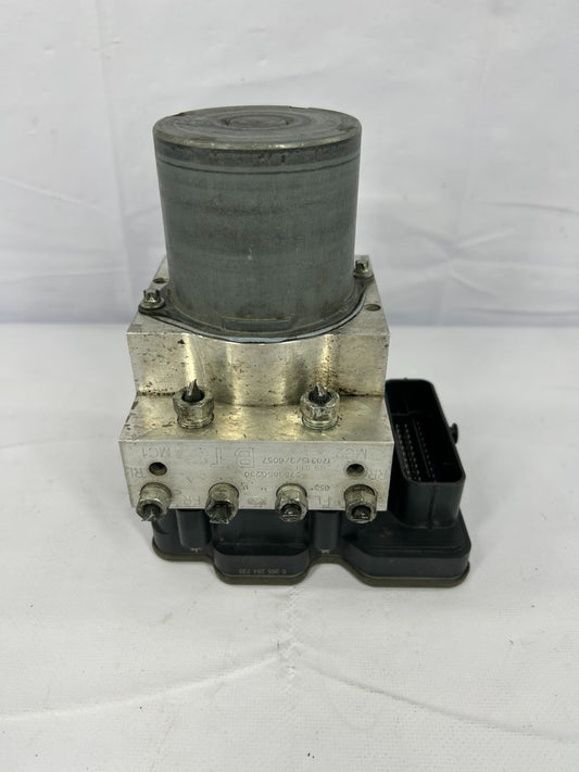 2017 Subaru Forester ABS Anti Lock Brake Pump Module OEM 27596SG230