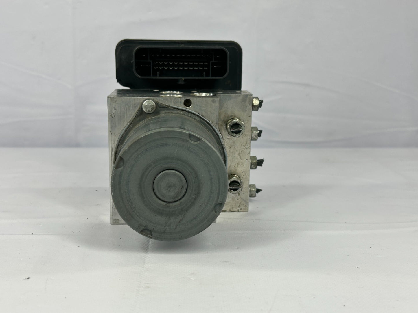 2017 Subaru Forester ABS Anti Lock Brake Pump Module OEM 27596SG230