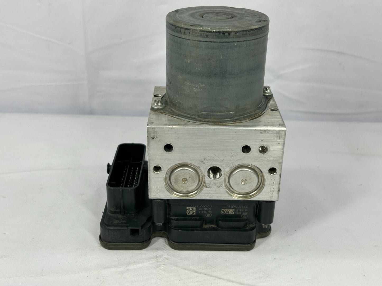 2017 Subaru Forester ABS Anti Lock Brake Pump Module OEM 27596SG230