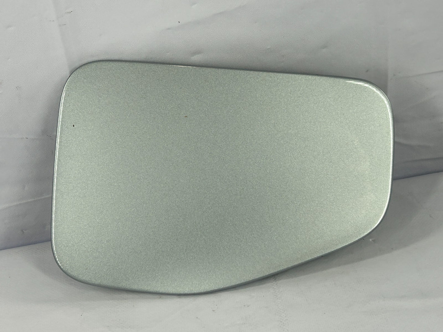 2014-2018 Subaru Forester Fuel Gas Tank Filler Door Lid Flap Cover G1U OEM