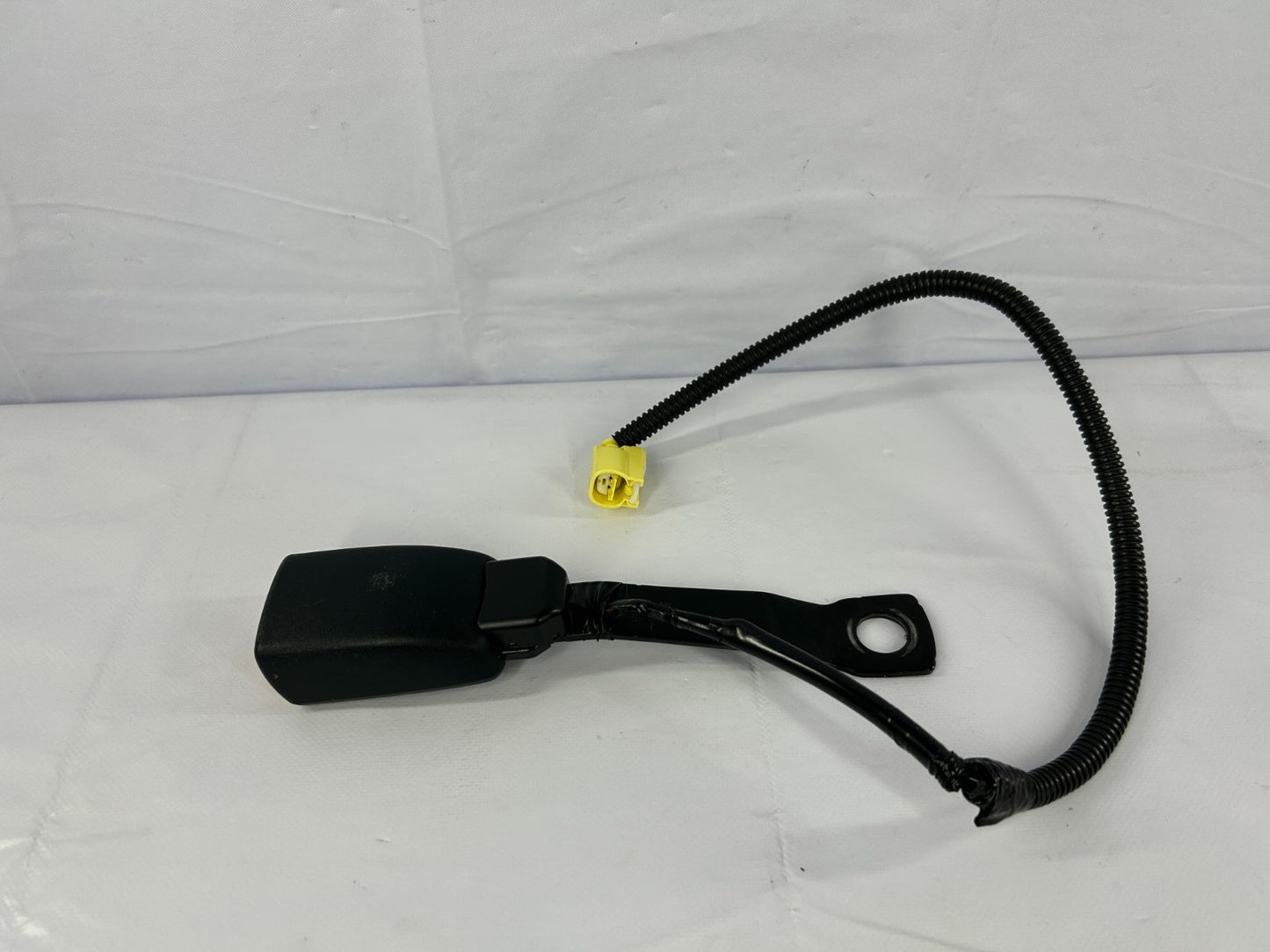 2014-2018 Subaru Forester Front Right Passenger Side Seat Belt Buckle Black OEM