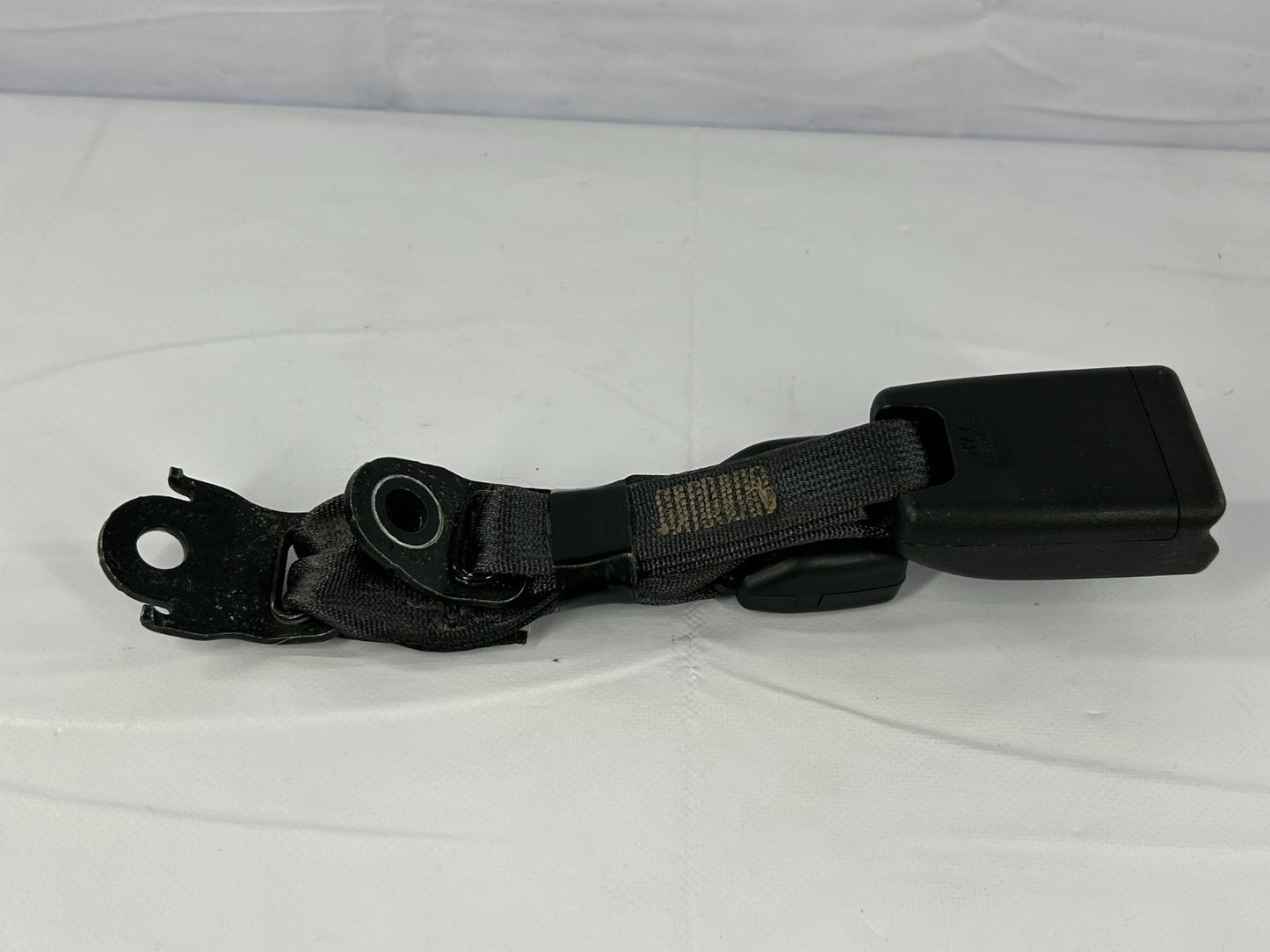 2014-2018 Subaru Forester Rear Right Side Seat Belt Buckle OEM 64670SG120