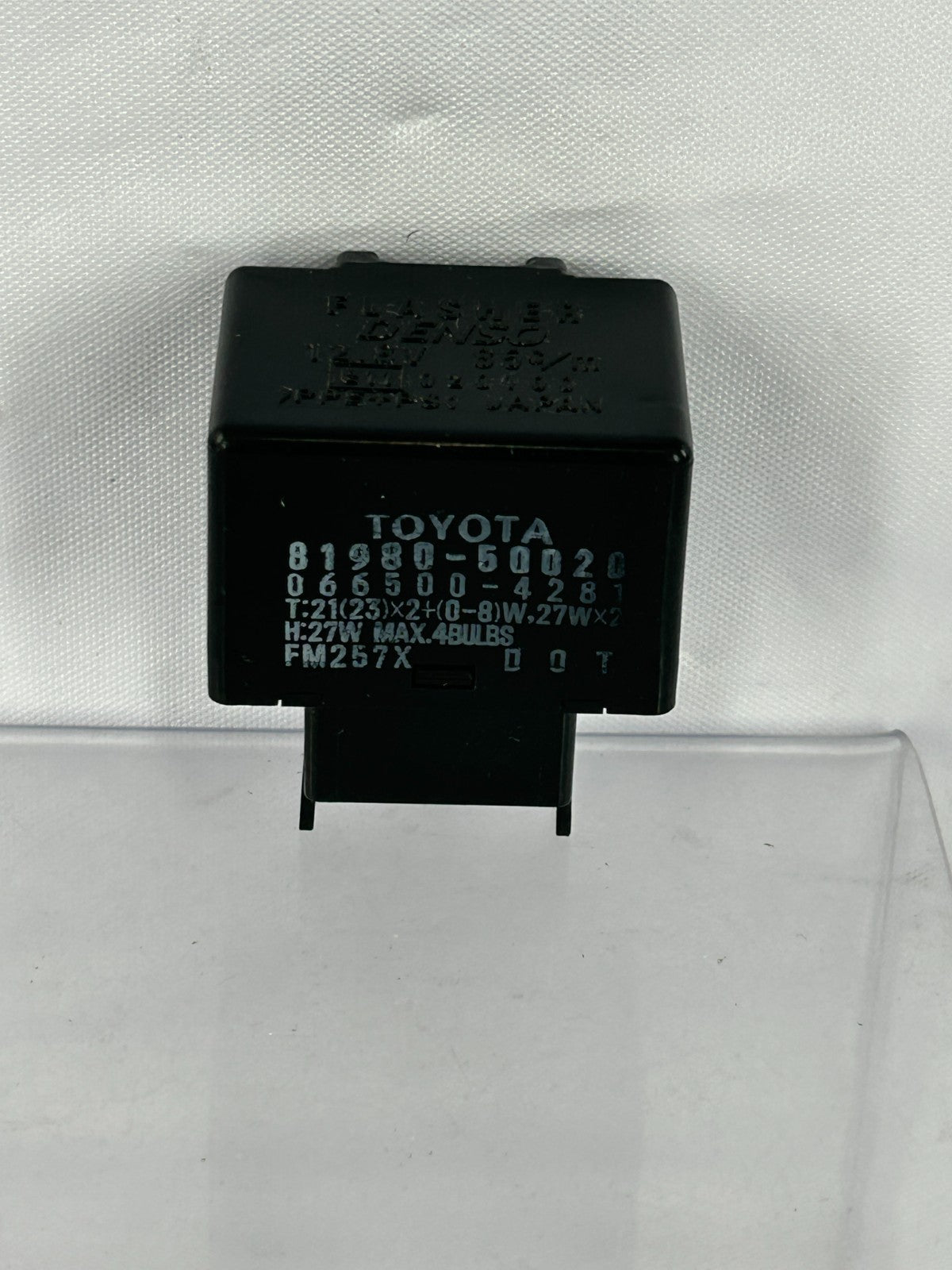 2000-2002 Toyota Tundra Turn Signal Flasher Module OEM 81980-50020
