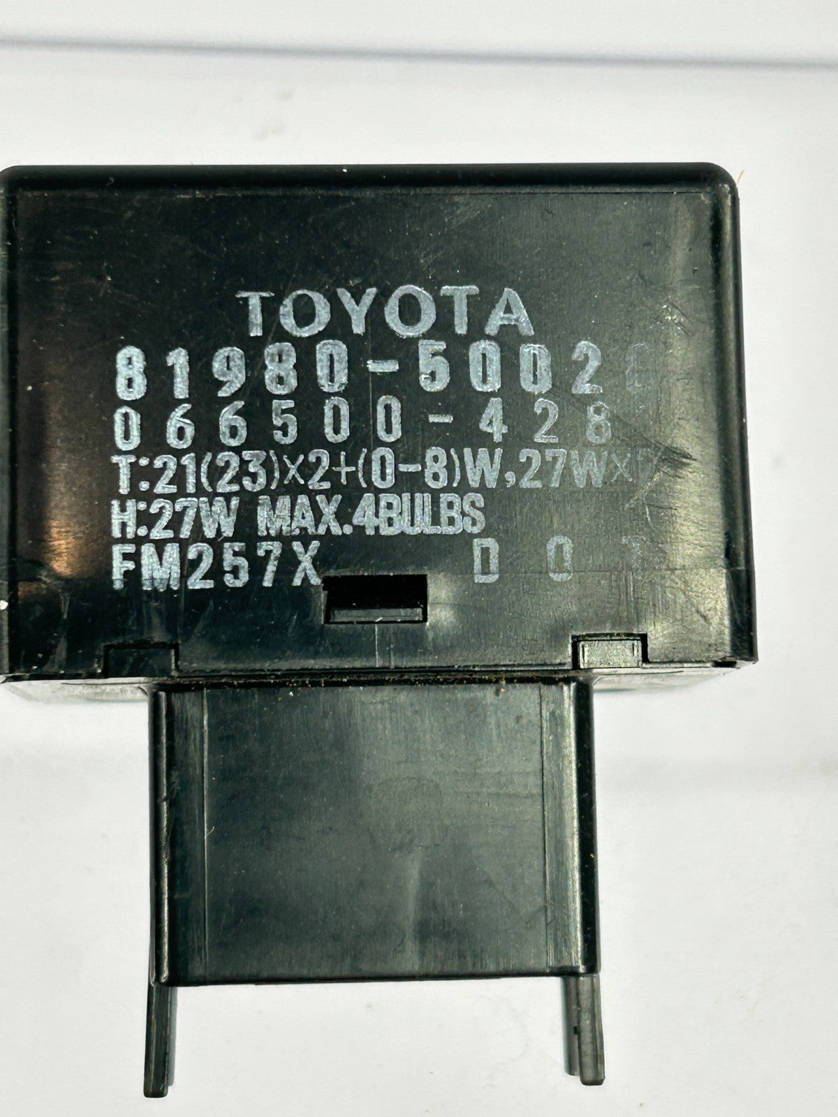 2000-2002 Toyota Tundra Turn Signal Flasher Module OEM 81980-50020