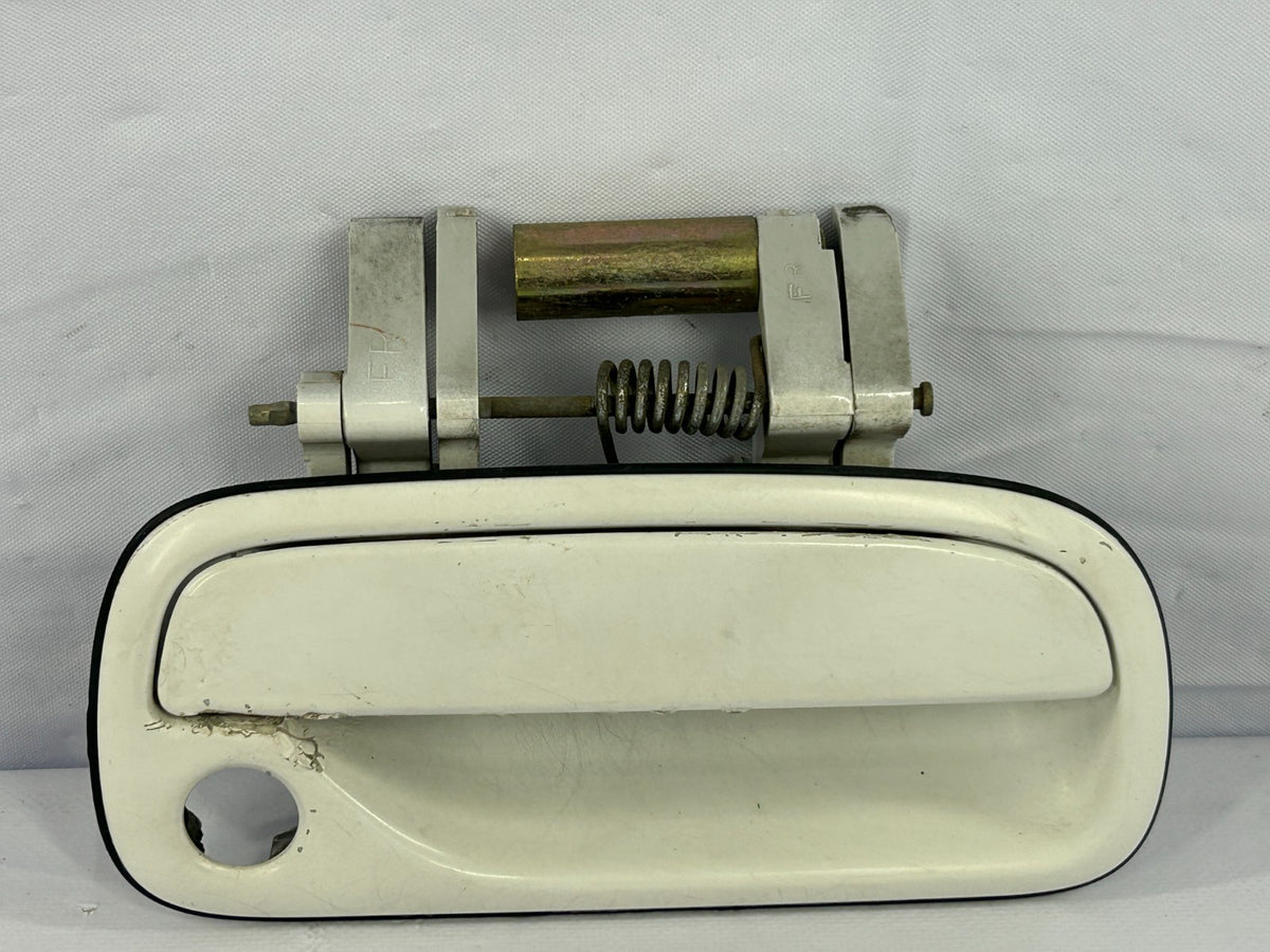 00-06 Toyota Tundra Front Right Exterior Door Handle 056 White 69210-34040-A0