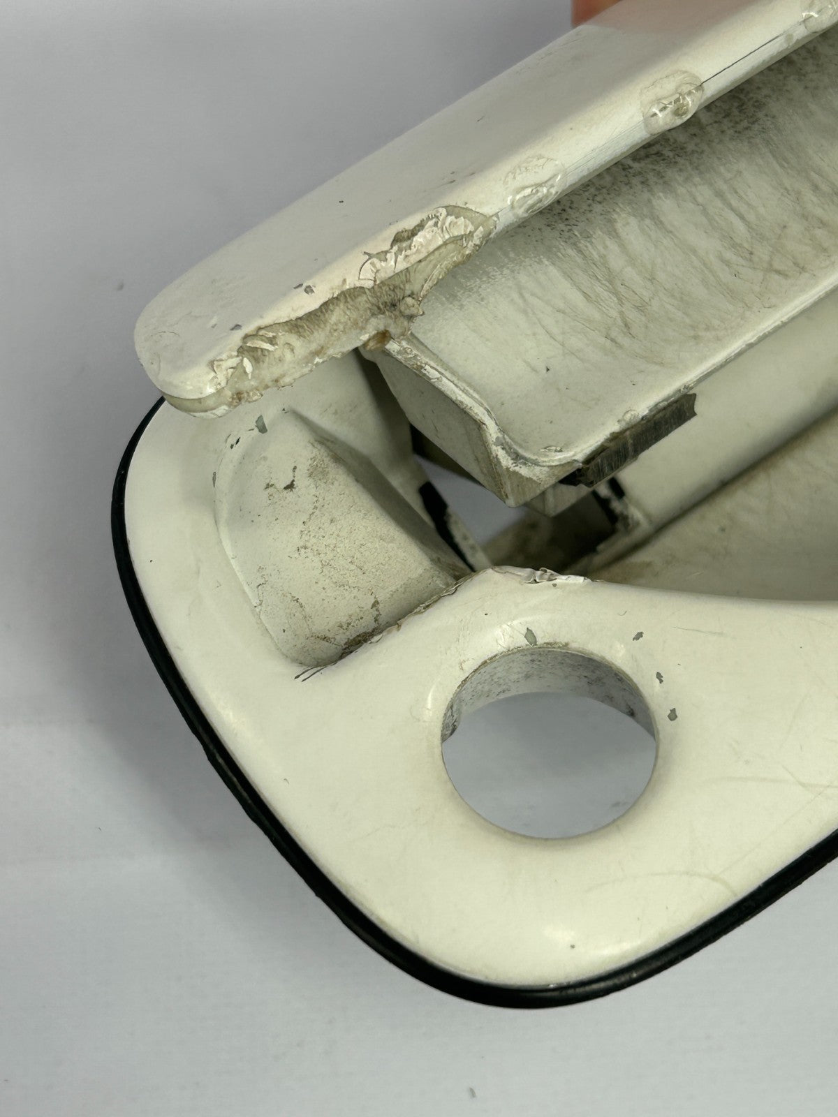 00-06 Toyota Tundra Front Right Exterior Door Handle 056 White 69210-34040-A0