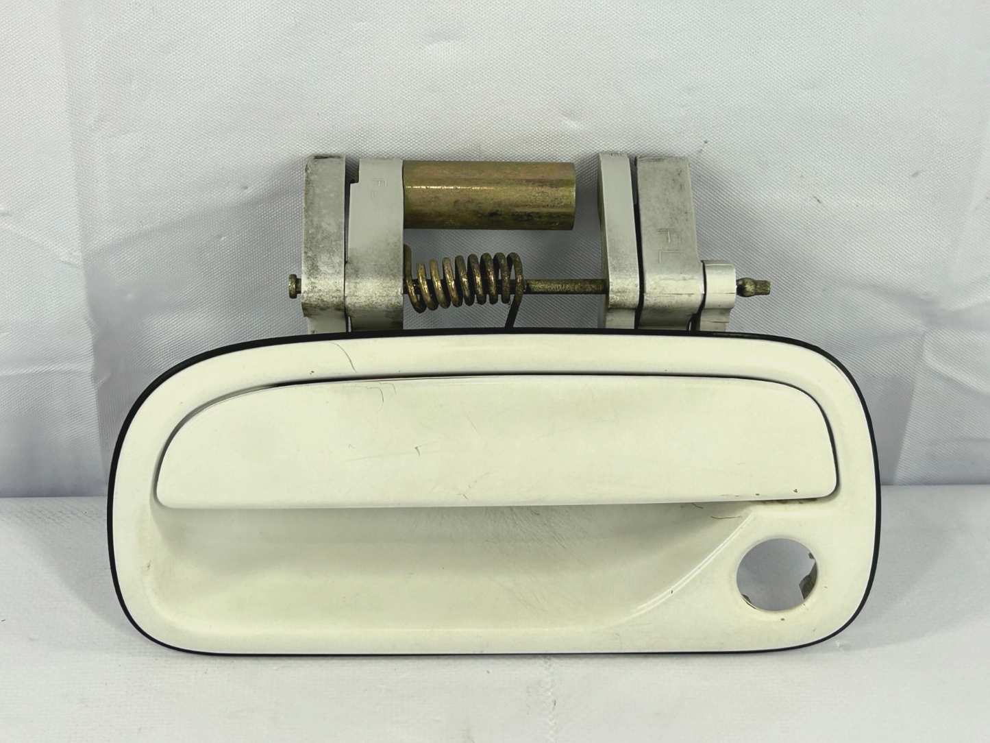 2000-2006 Toyota Tundra Front Left Exterior Door Handle 056 White 69220-34040-A0