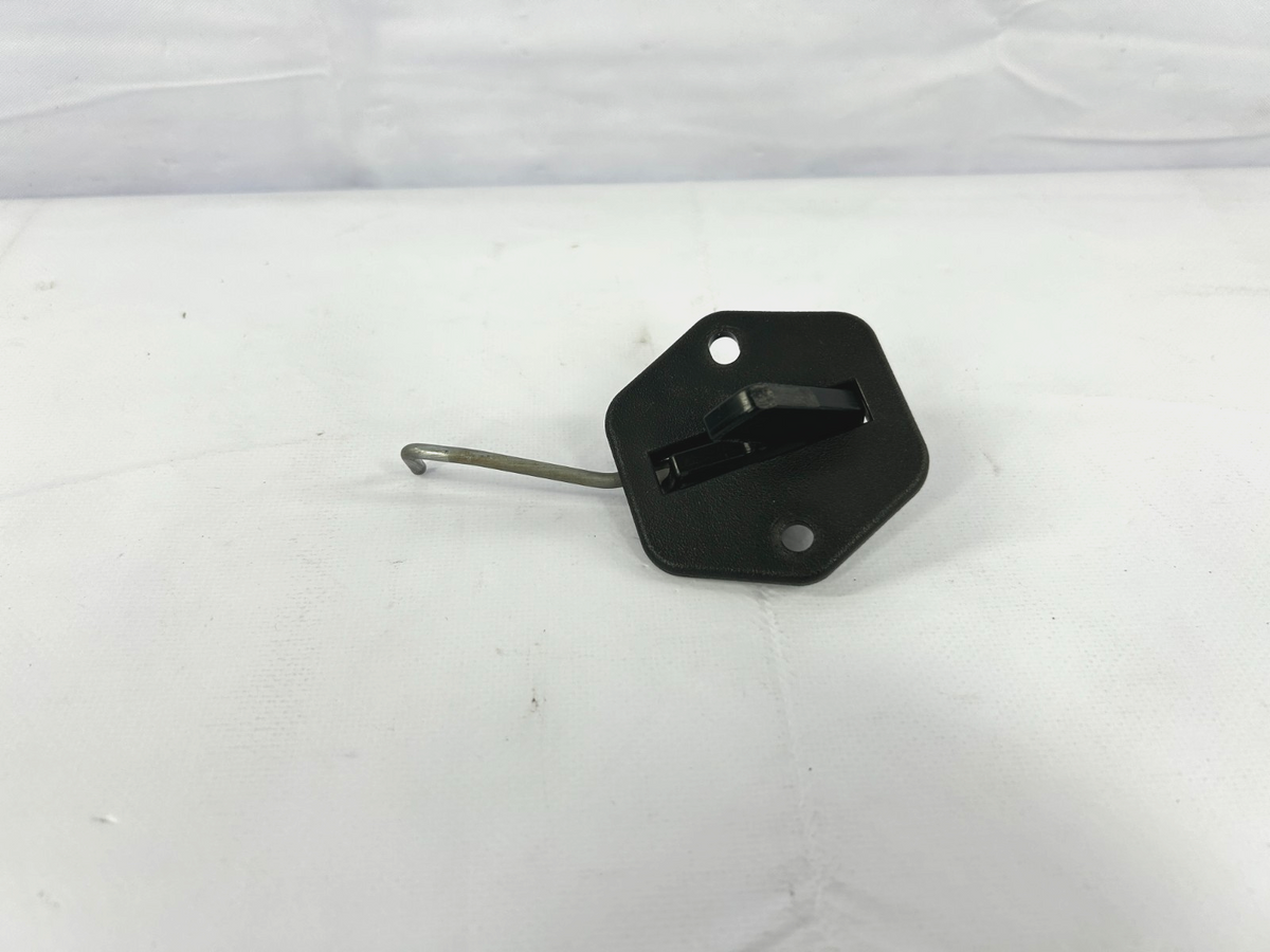 2000-2006 Toyota Tundra Right Door Latch Lock Lever Operating Rod OE 69770-0C010