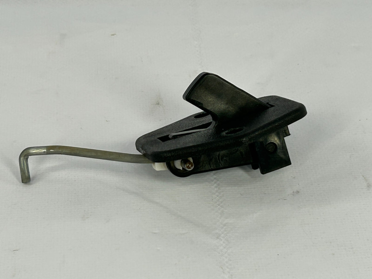 2000-2006 Toyota Tundra Right Door Latch Lock Lever Operating Rod OE 69770-0C010