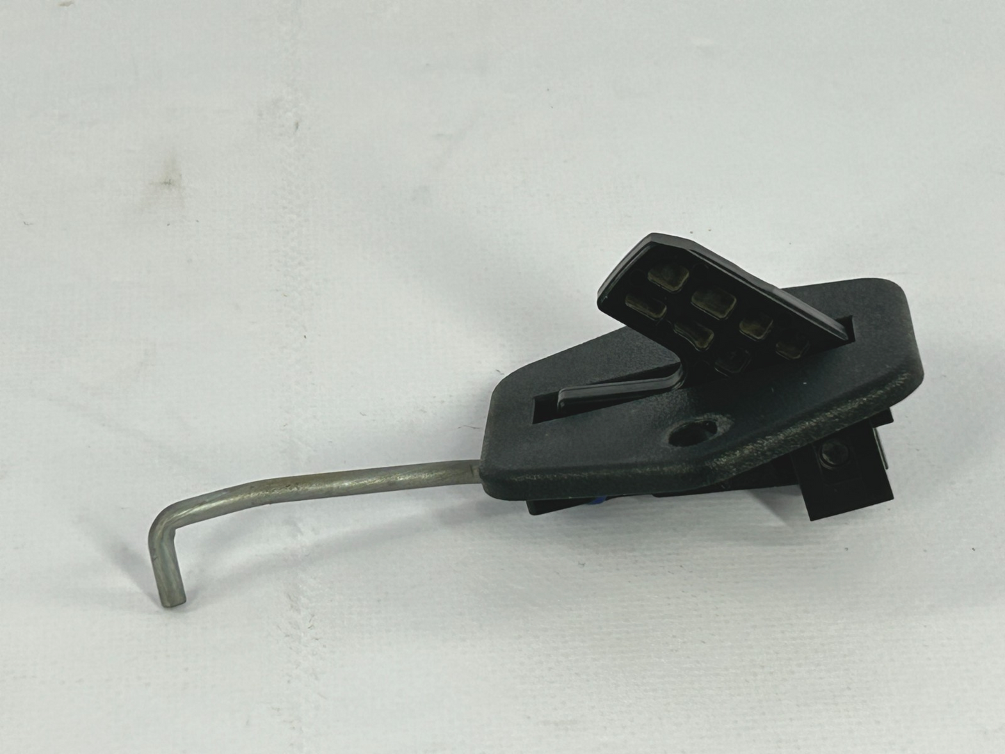 2000-2006 Toyota Tundra Left Door Latch Lock Lever Operating Rod OEM 69780-0C010