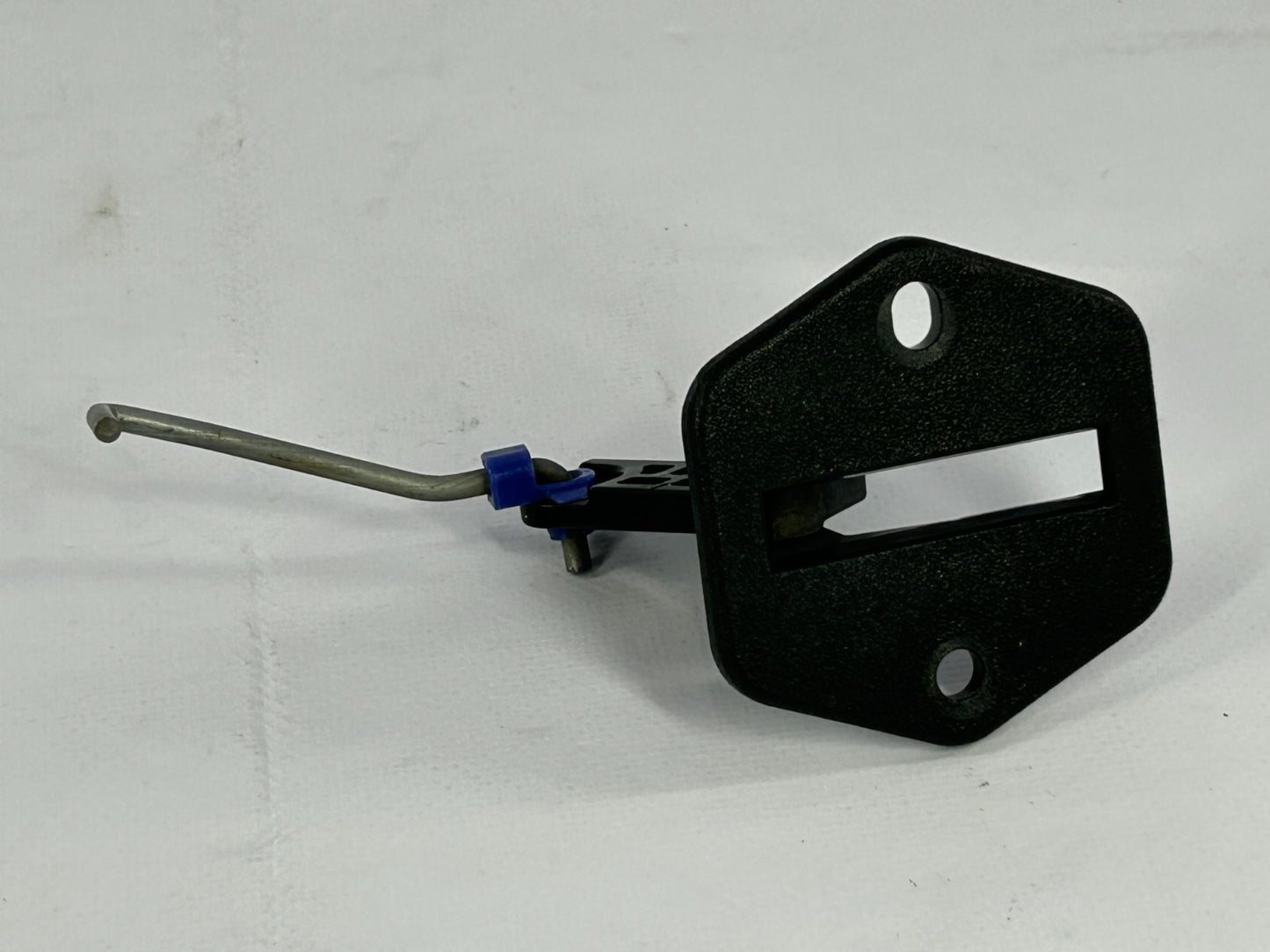 2000-2006 Toyota Tundra Left Door Latch Lock Lever Operating Rod OEM 69780-0C010
