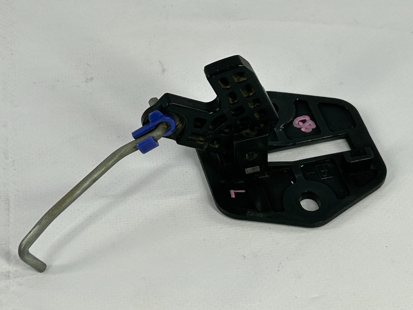 2000-2006 Toyota Tundra Left Door Latch Lock Lever Operating Rod OEM 69780-0C010