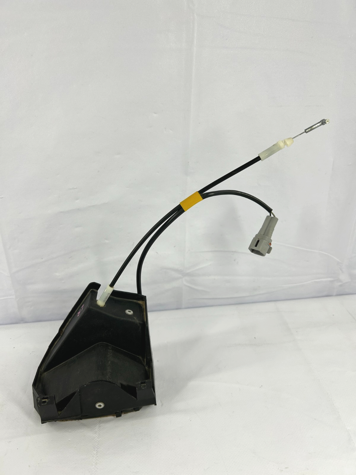2000-2006 Toyota Tundra Rear Left Lower Door Lock Latch Actuator OEM 69390-34010