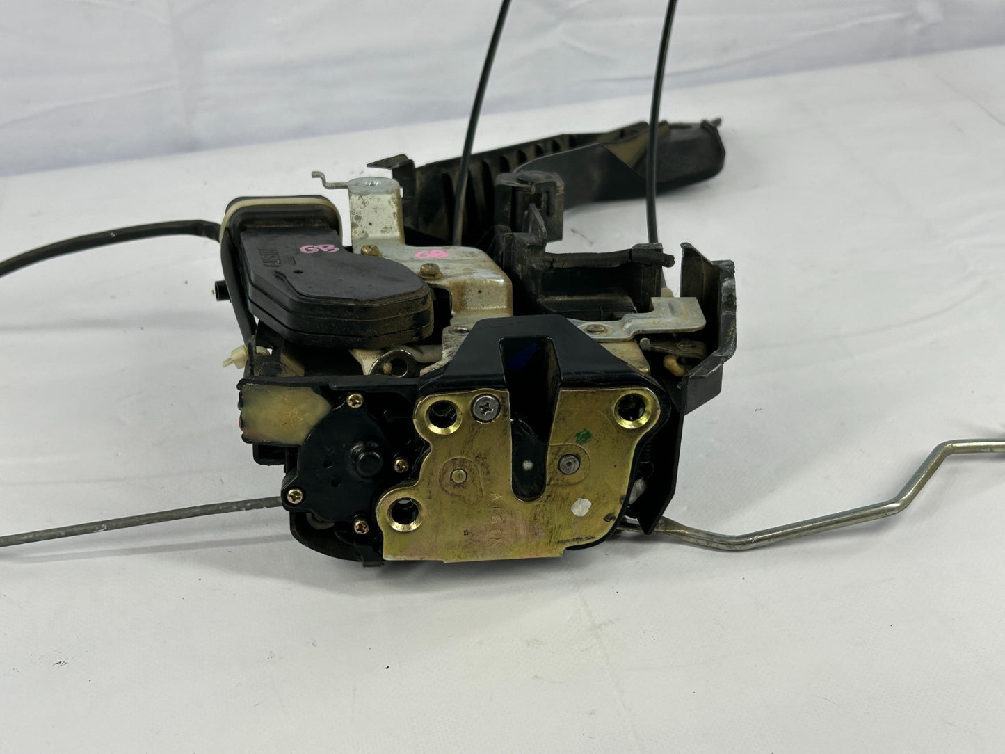 2000-2006 Toyota Tundra Front Right Door Lock Latch Actuator OEM 69030-0C010