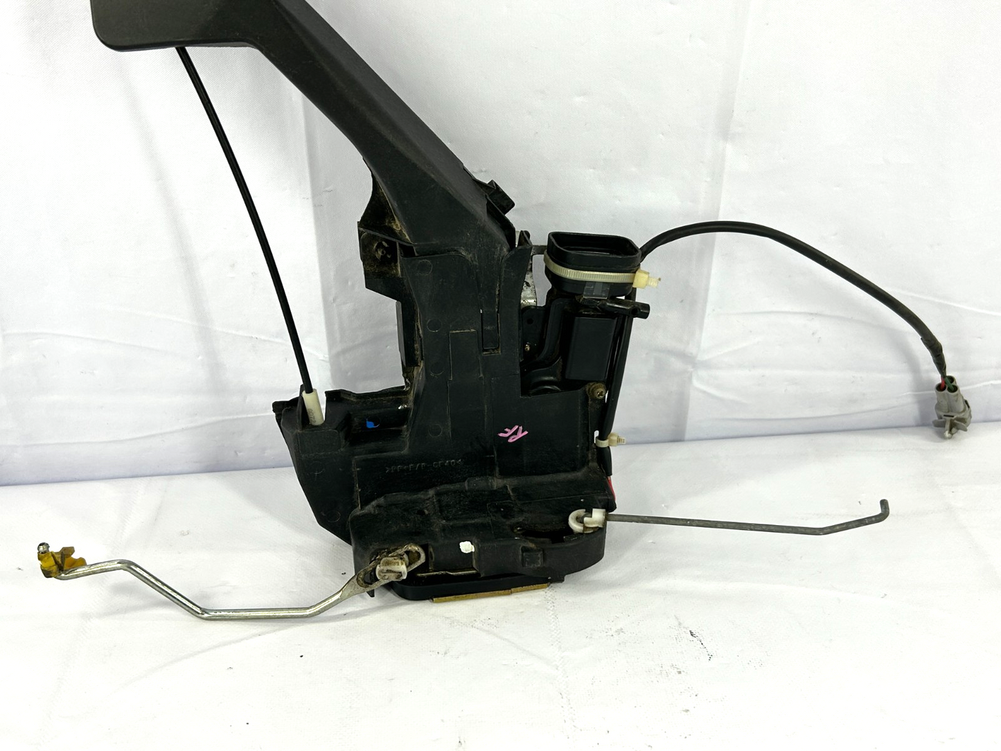 2000-2006 Toyota Tundra Front Right Door Lock Latch Actuator OEM 69030-0C010