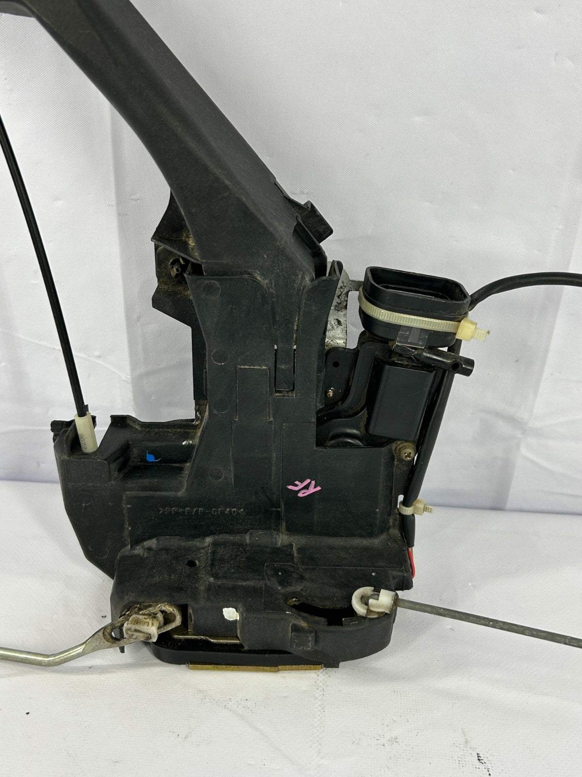 2000-2006 Toyota Tundra Front Right Door Lock Latch Actuator OEM 69030-0C010