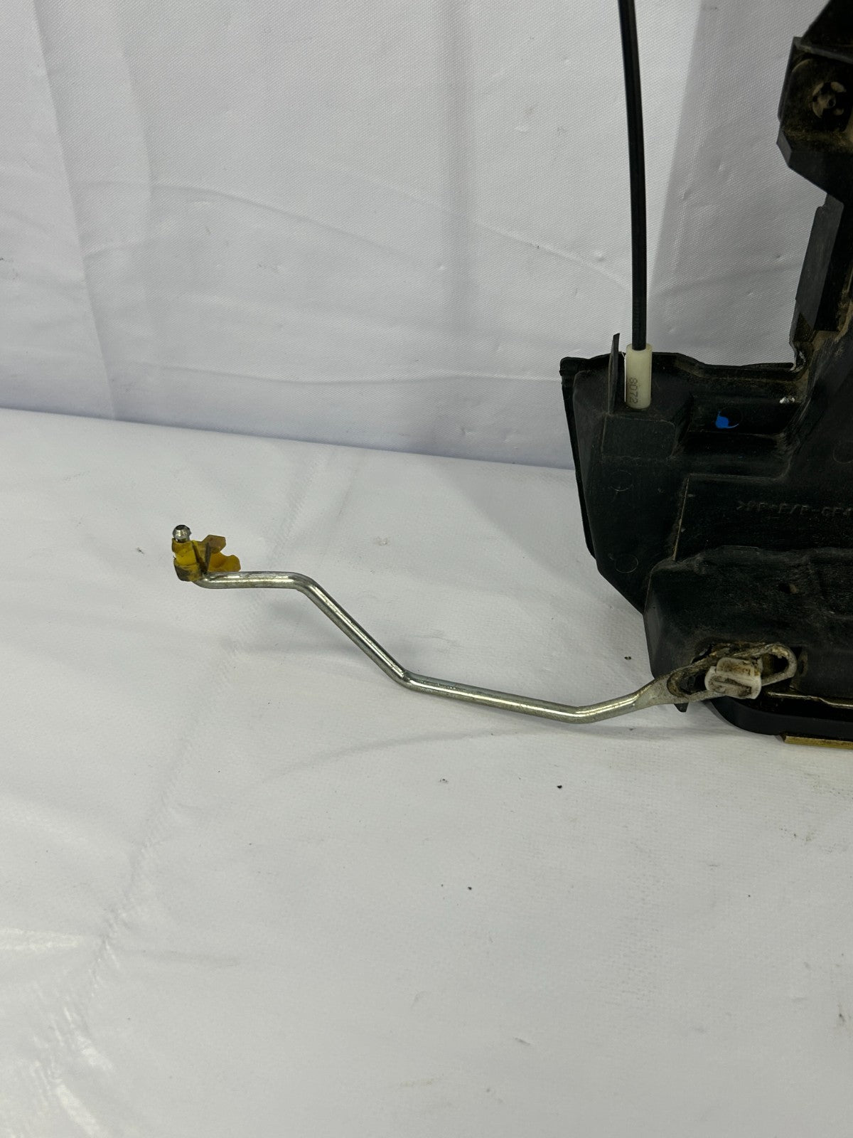 2000-2006 Toyota Tundra Front Right Door Lock Latch Actuator OEM 69030-0C010