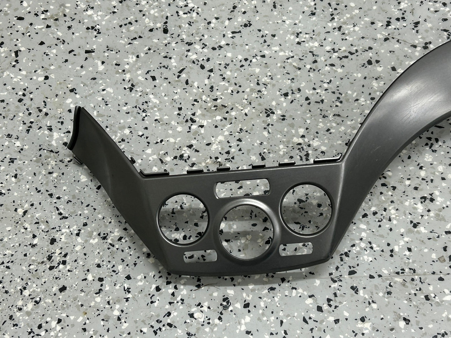 2009-2010 Subaru Forester Front Dash A/C AC Climate Control Bezel and Vent Gray