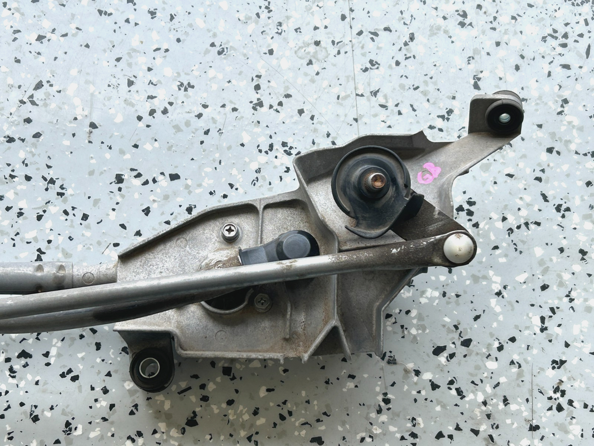 11-25 Mitsubishi Outlander Sport Windshield Wiper Motor & Linkage OEM 8251A058