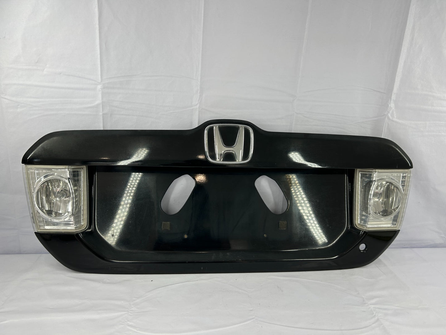 2003-2005 Honda Pilot License Plate Rear Finish Panel Trim Molding & Emblem OEM