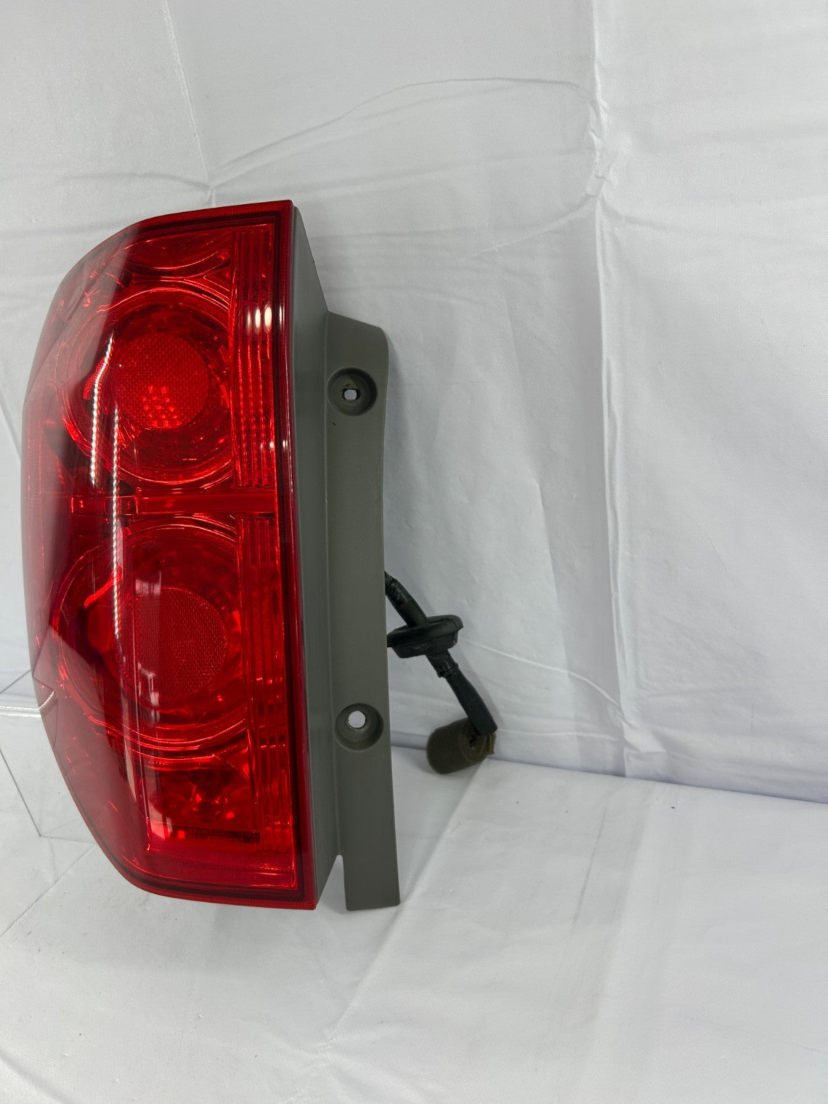 2003-2005 Honda Pilot Rear Left Driver Side Tail Light Lamp OEM 33551-S9V-A02